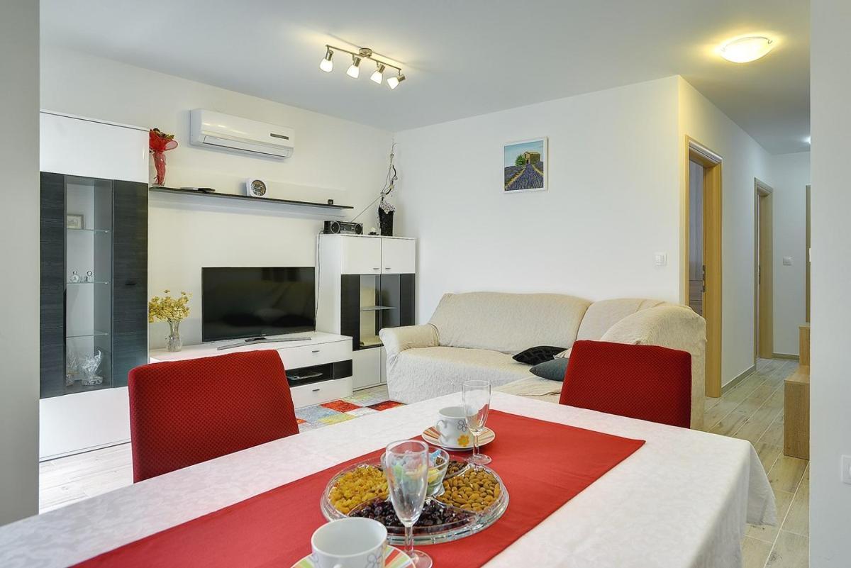 Apartments Elviana Πούλα Εξωτερικό φωτογραφία