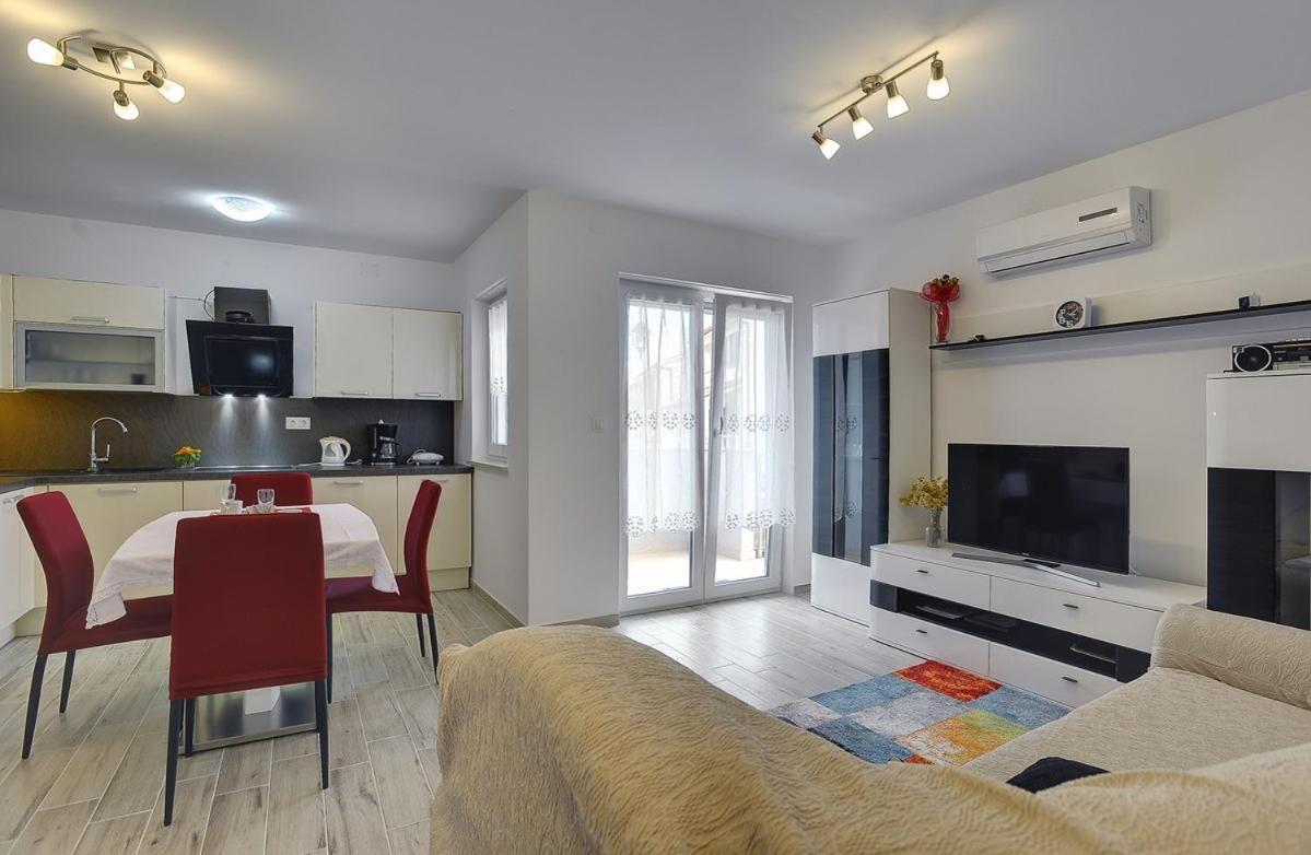 Apartments Elviana Πούλα Εξωτερικό φωτογραφία