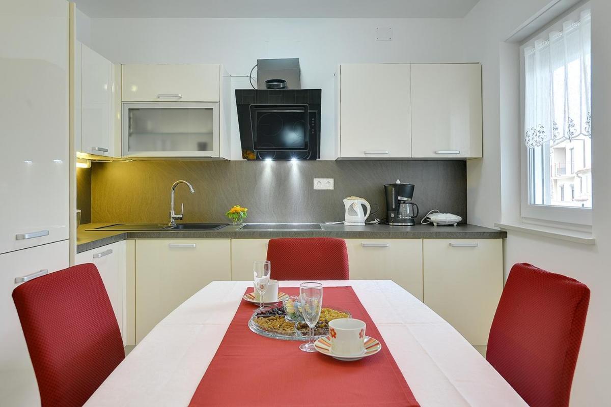 Apartments Elviana Πούλα Εξωτερικό φωτογραφία